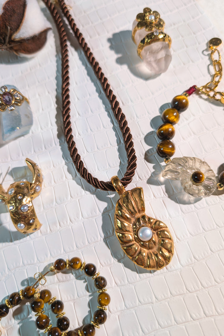 The Ammonite Shell Cord