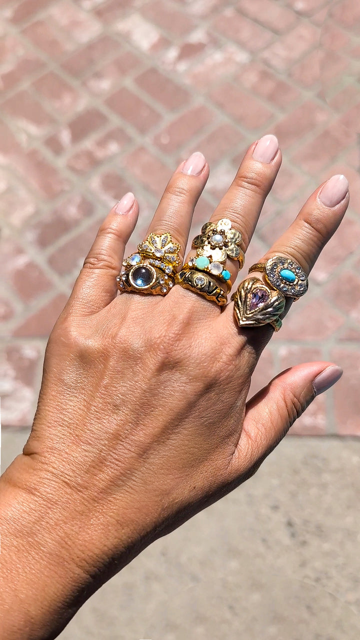 The Ribbed Heart Ring